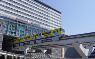 日本磁力選鉱様 北九州モノレールラッピング列車